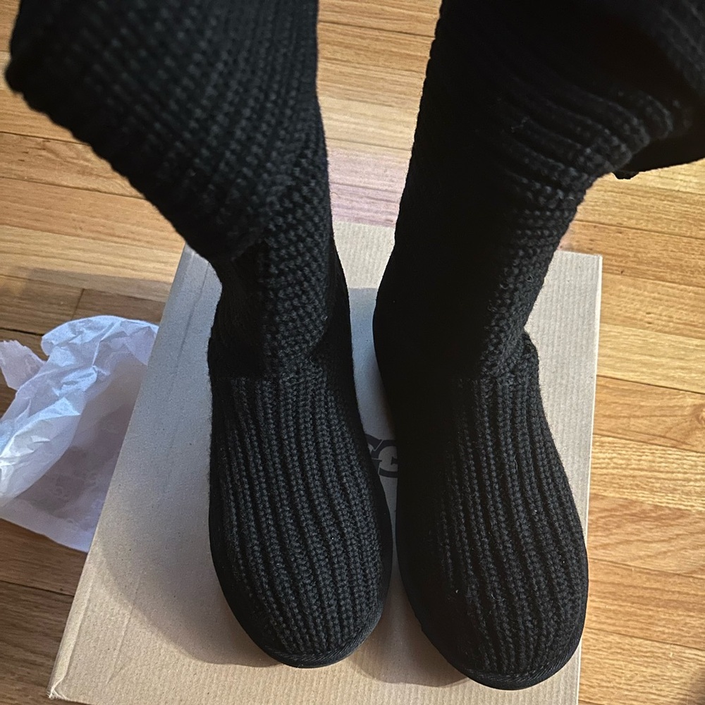UGG  Tall Sweater Boots Womens Size 9 Black Cardy Classic Knit JUST WORE once